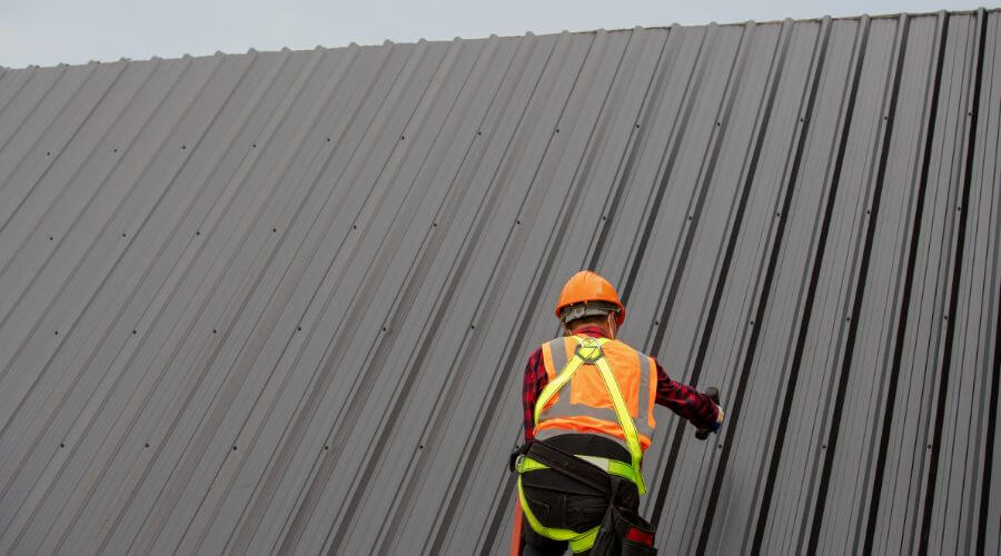 Professional gutter cleaning in Baraboo, WI